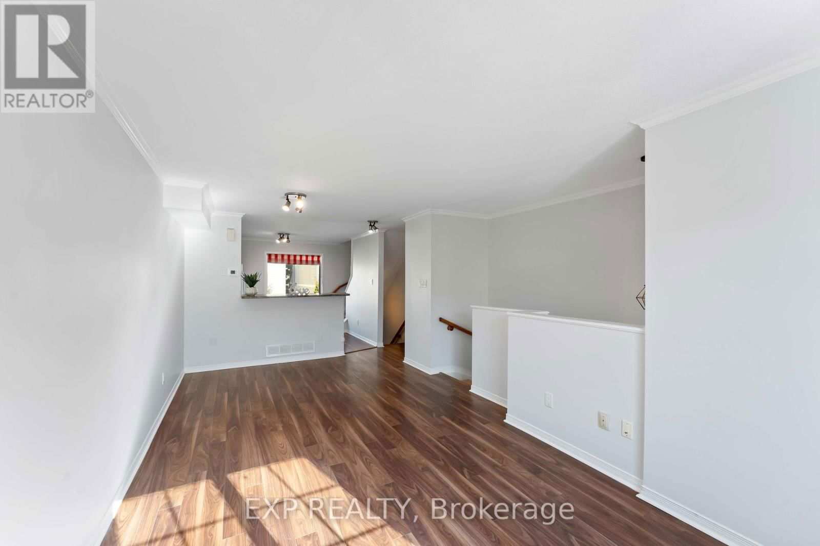 21 YORKVILLE STREET Image 6