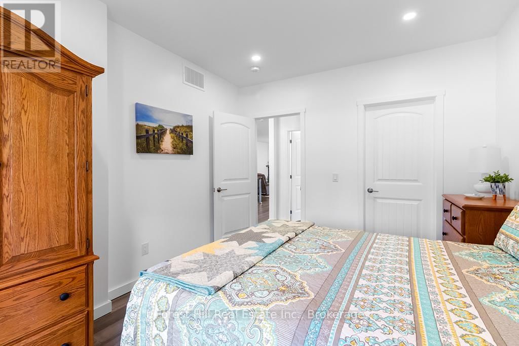 45 HILL STREET Image 30