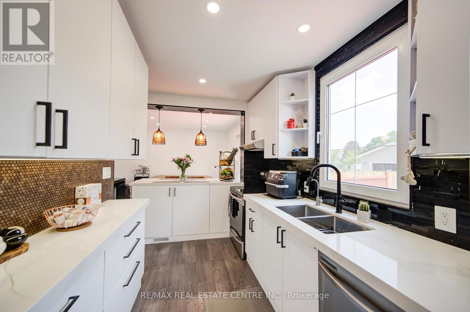 272 GRANTHAM AVENUE Image 14