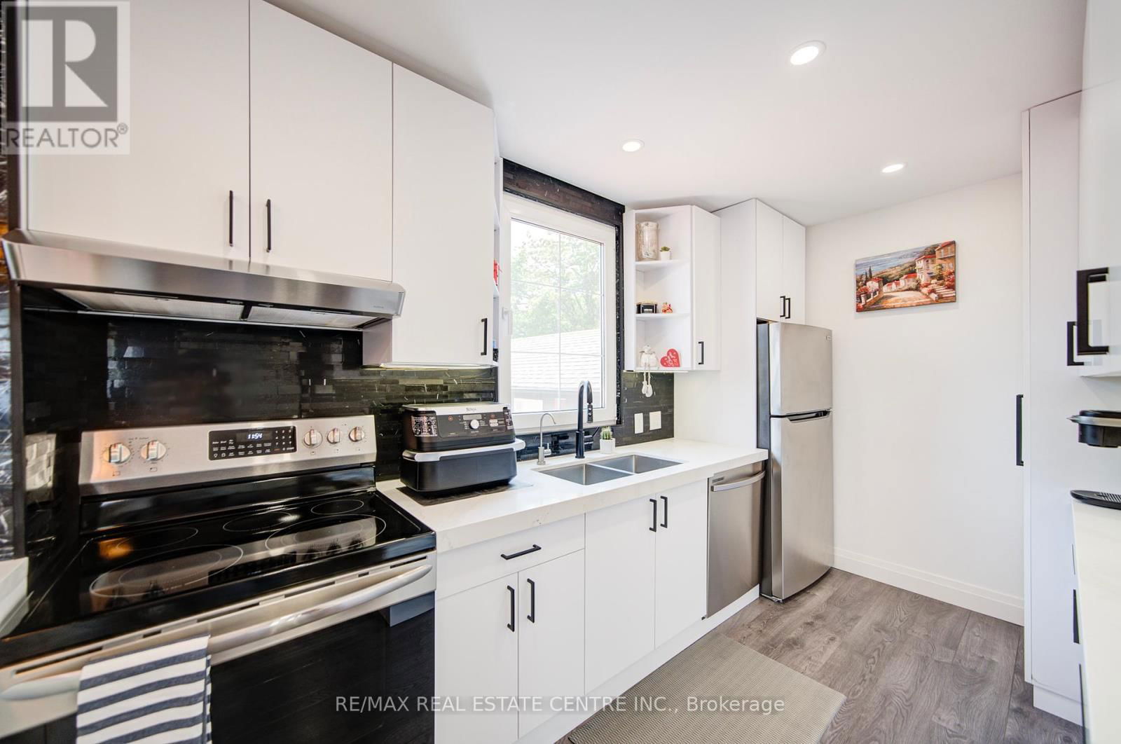 272 GRANTHAM AVENUE Image 16