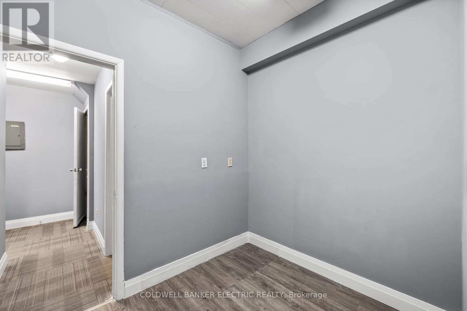 310 RUBIDGE STREET Image 19