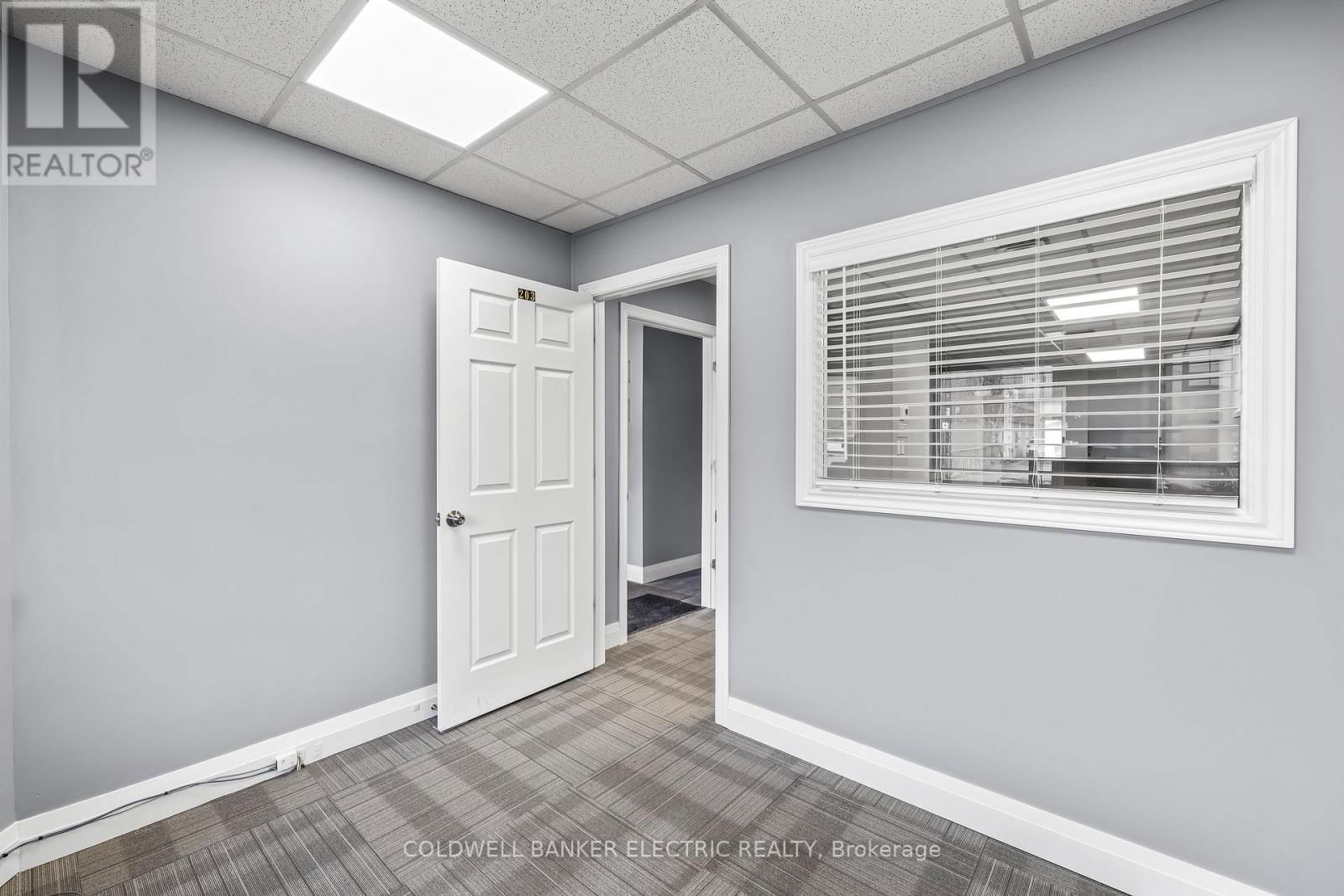 310 RUBIDGE STREET Image 9