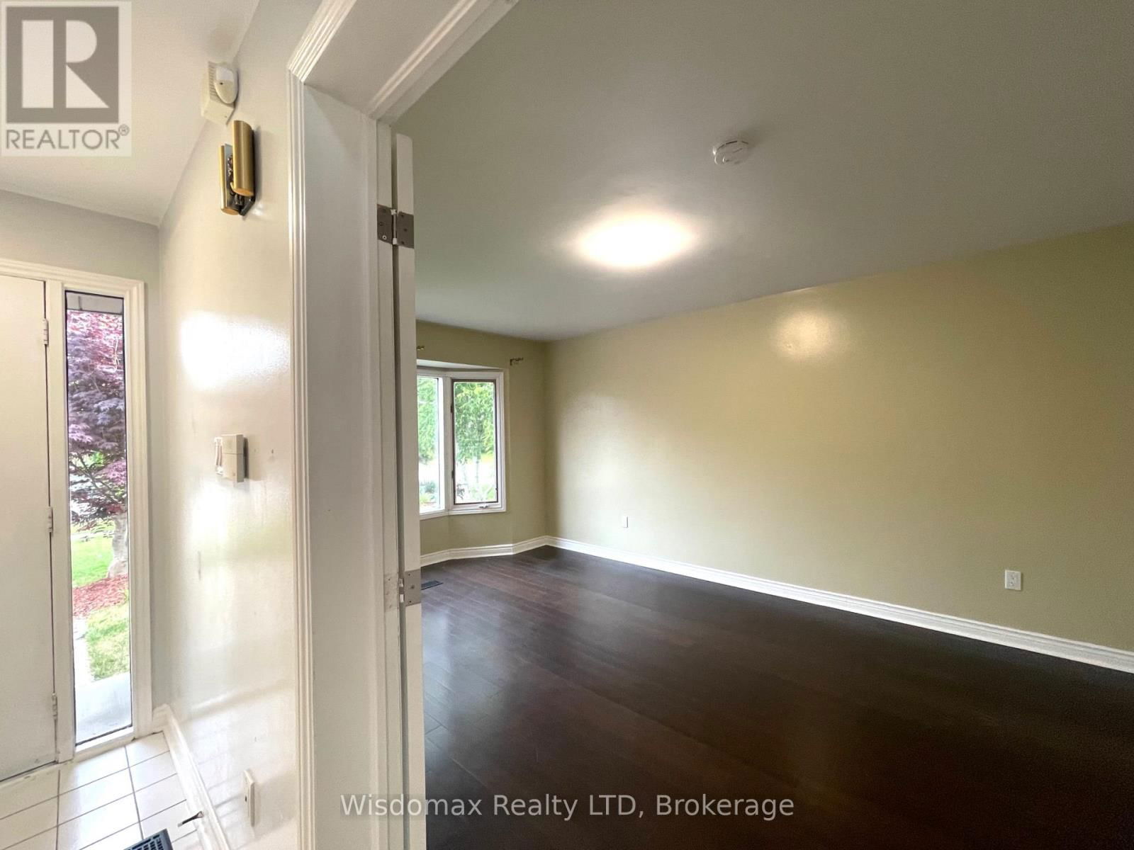 95 BARBICAN TRAIL Image 3