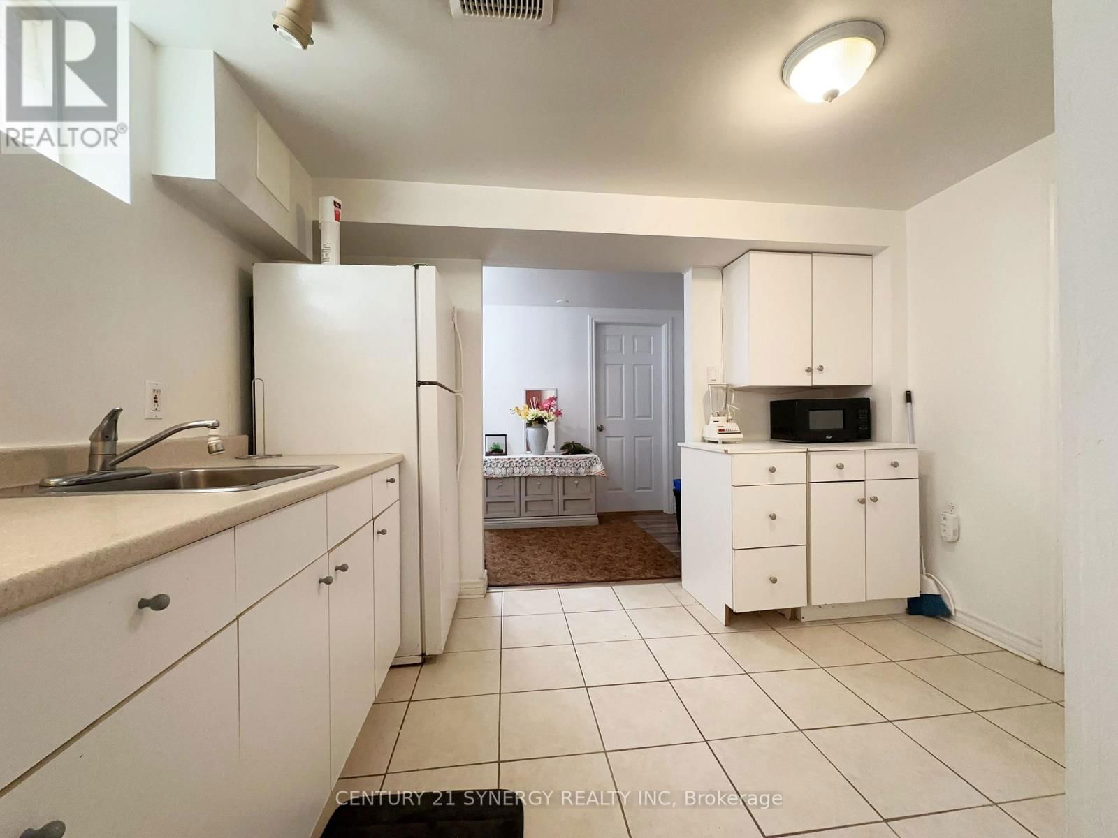 2 - 1236 CLYDE AVENUE Image 7