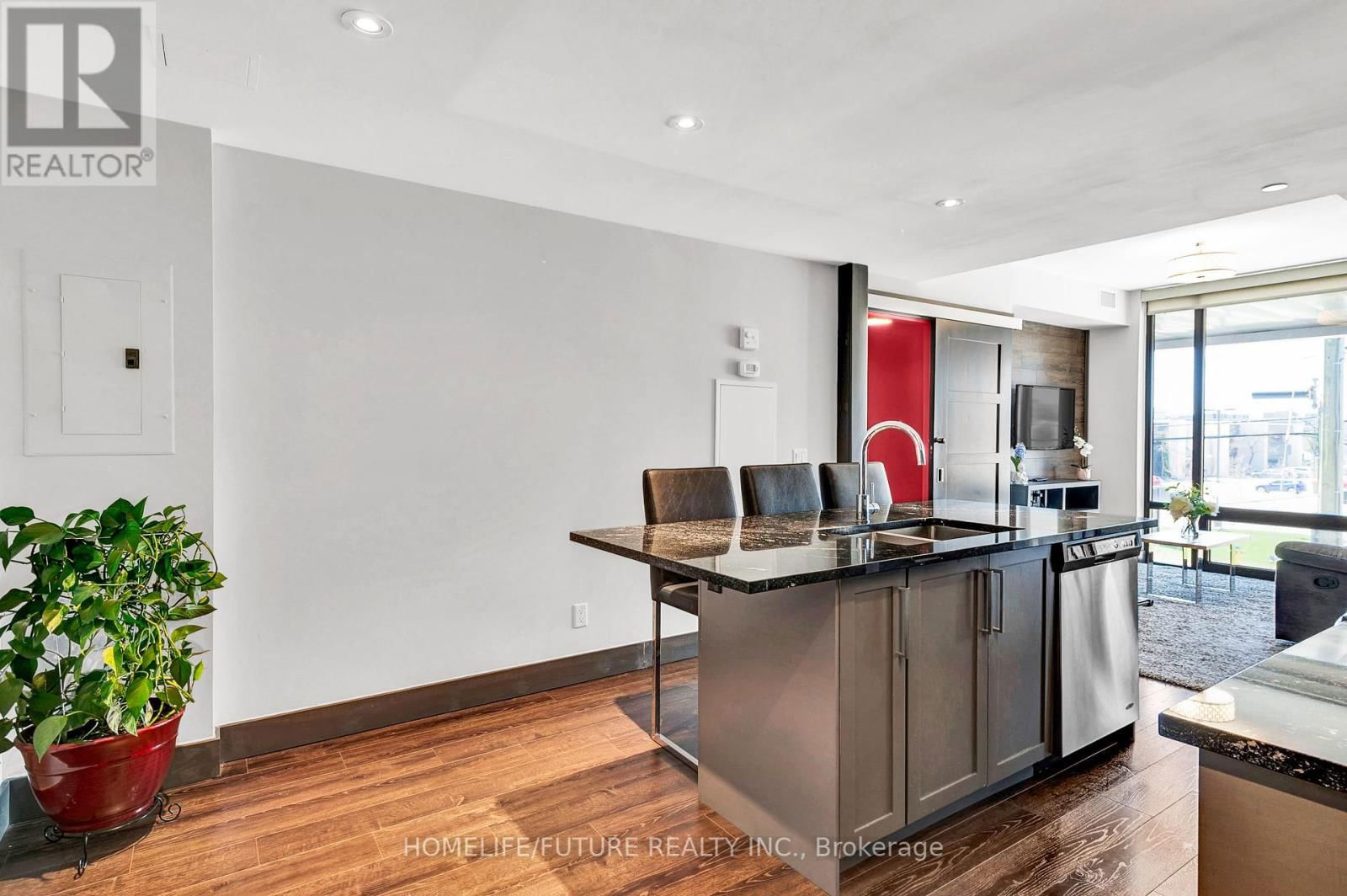 C232 - 330 PHILLIP ST STREET Image 14