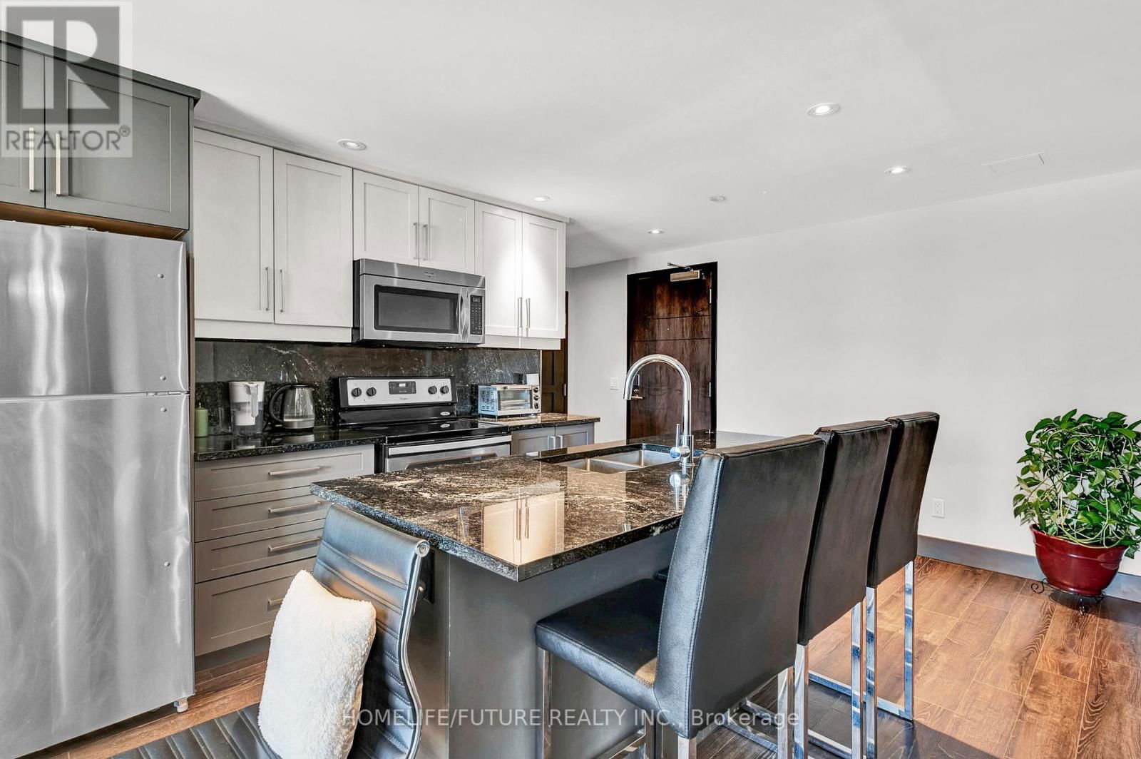 C232 - 330 PHILLIP ST STREET Image 16