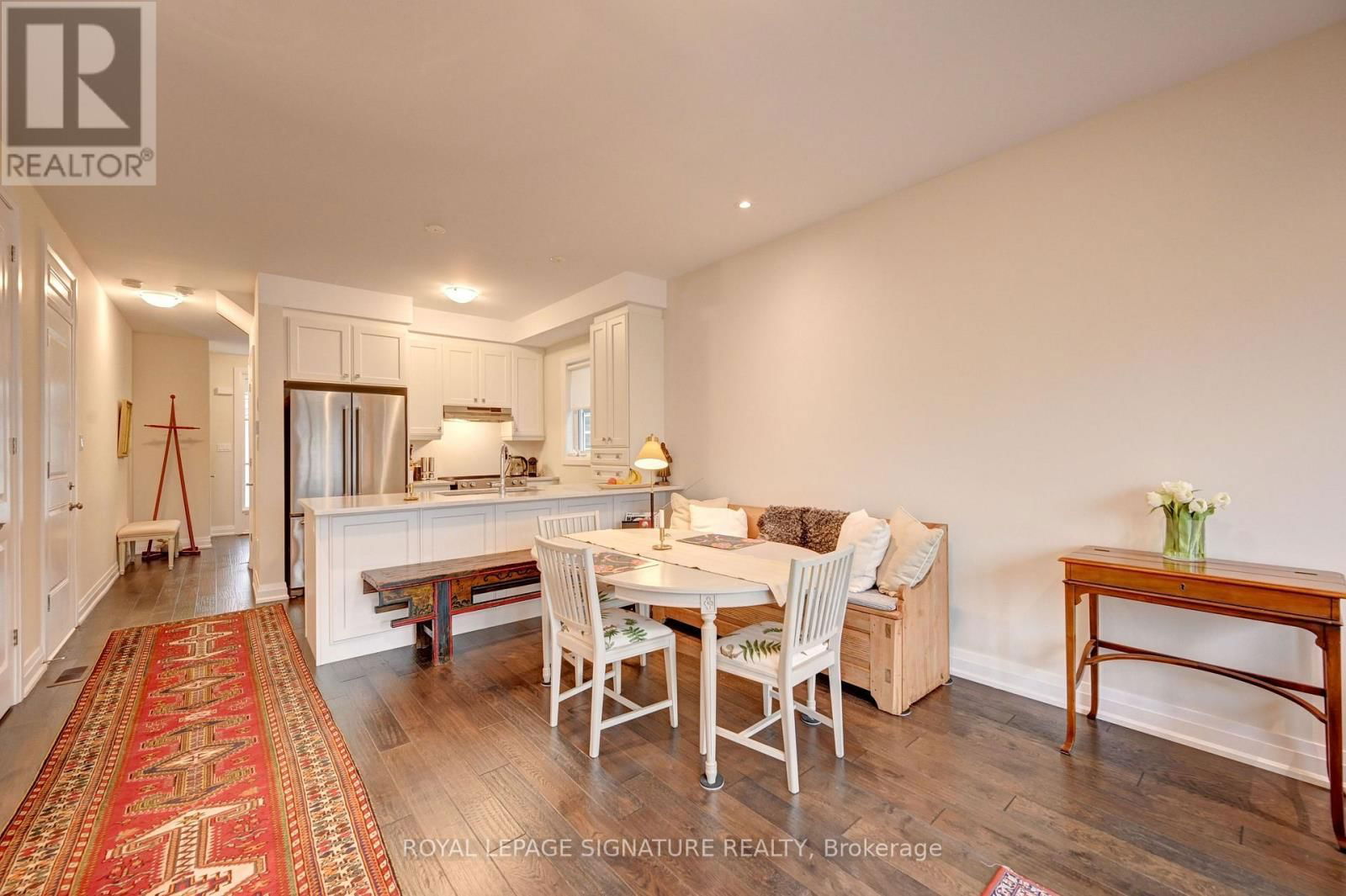 38 WINDSOR CIRCLE Image 10