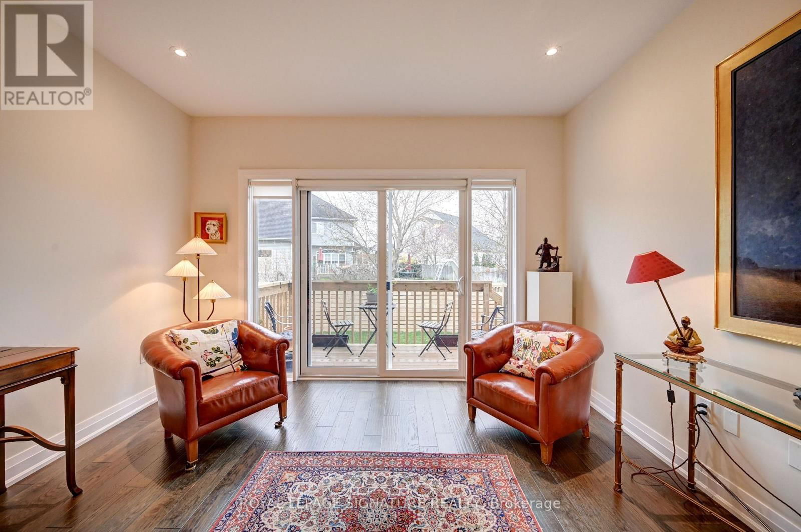 38 WINDSOR CIRCLE Image 12