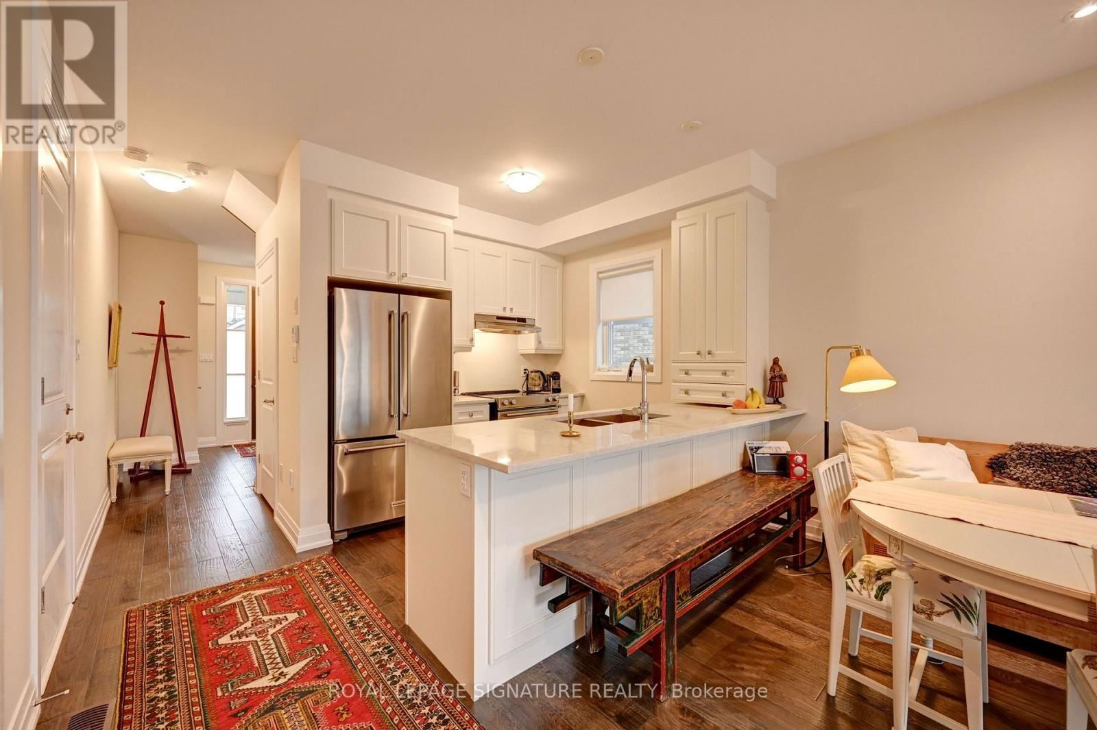 38 WINDSOR CIRCLE Image 16
