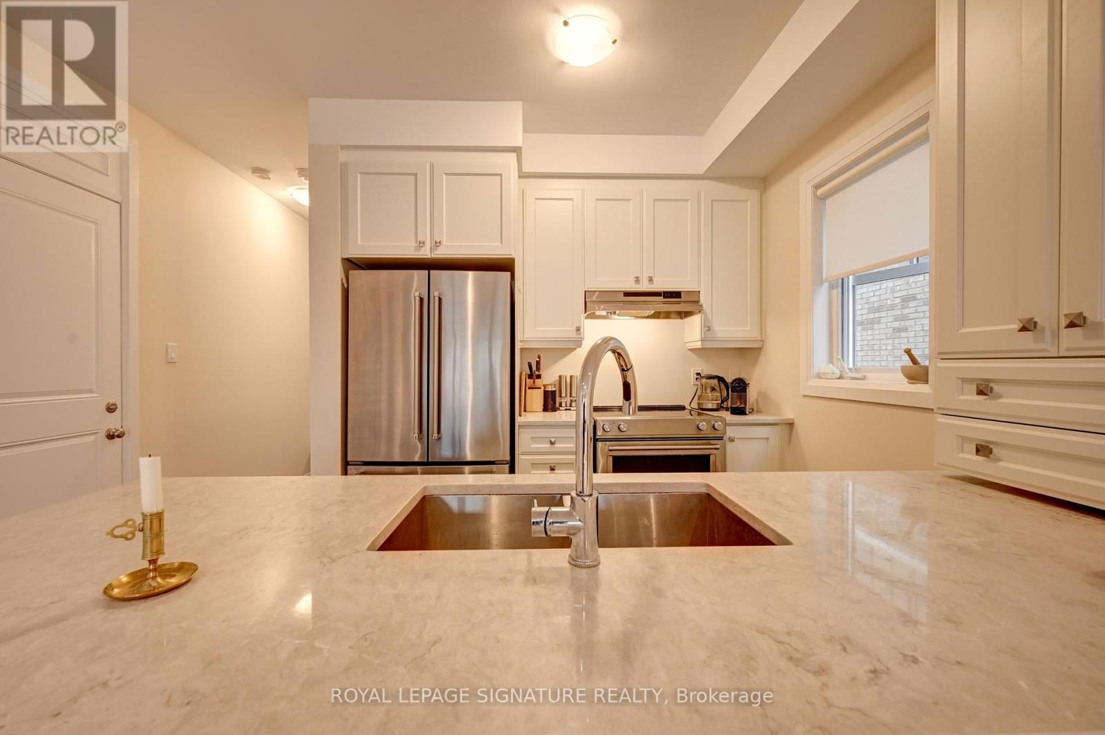 38 WINDSOR CIRCLE Image 17