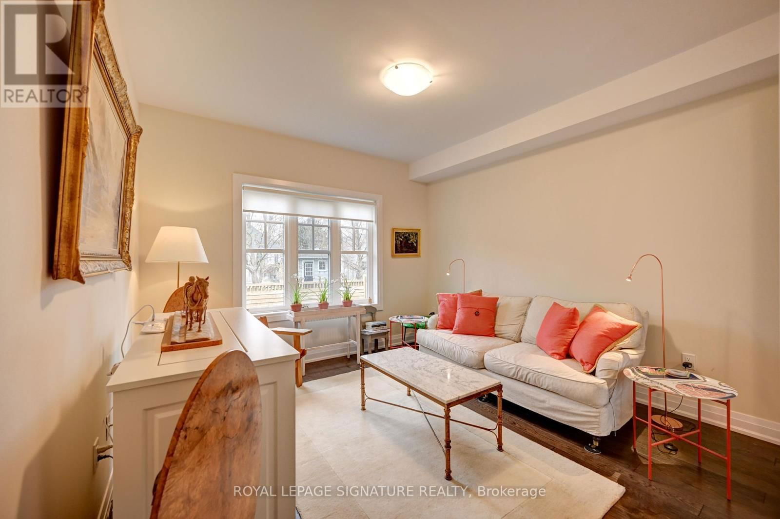 38 WINDSOR CIRCLE Image 18