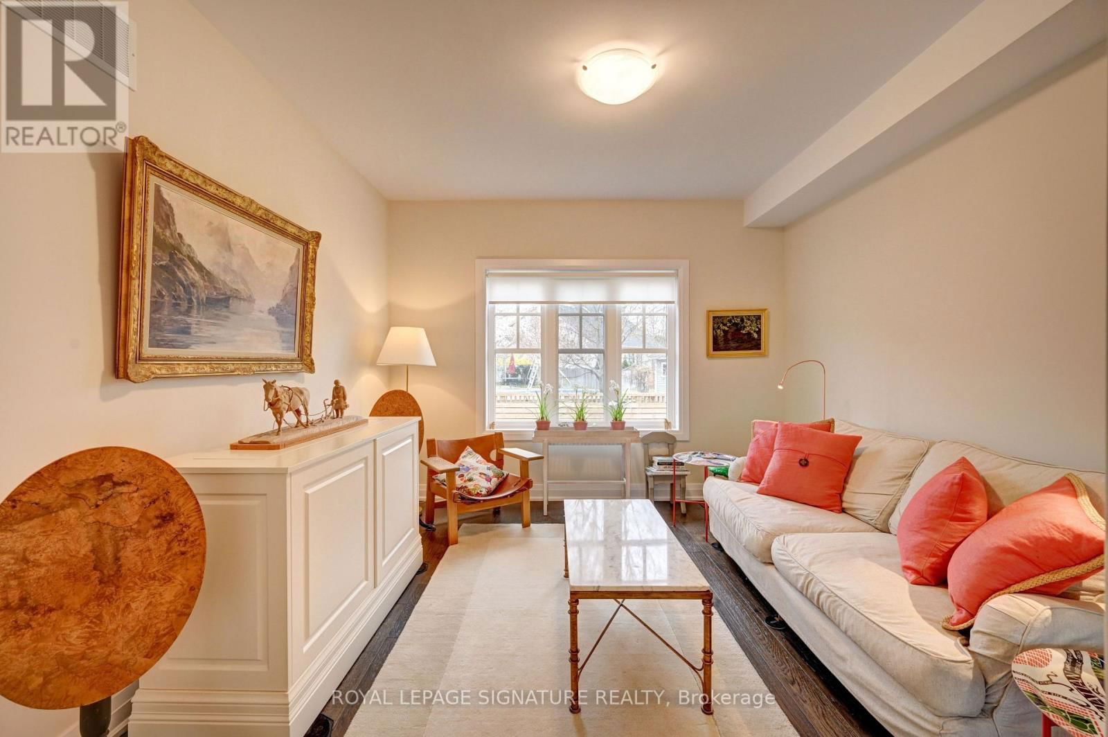 38 WINDSOR CIRCLE Image 21