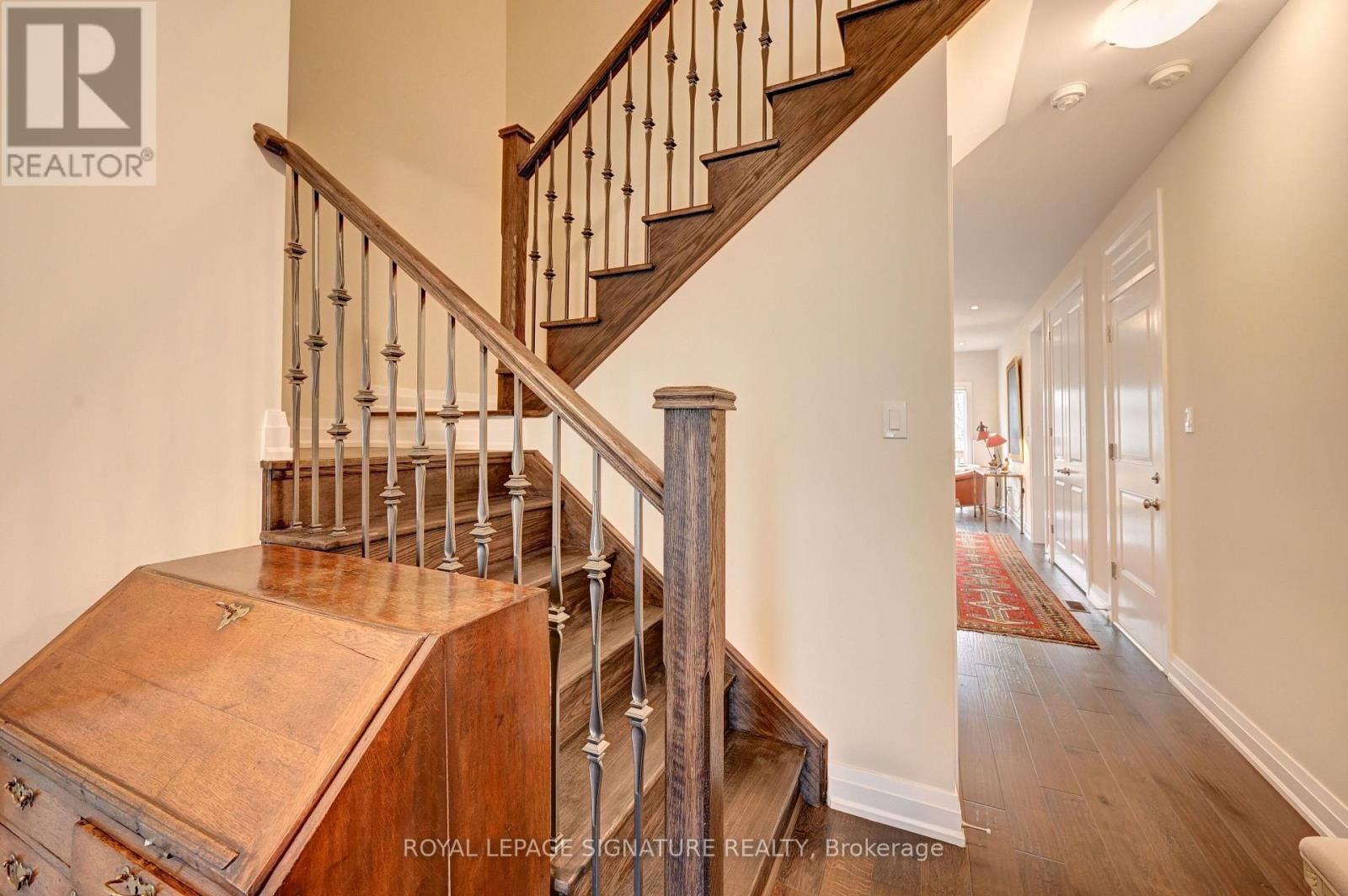 38 WINDSOR CIRCLE Image 26