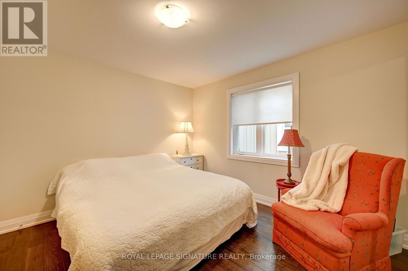 38 WINDSOR CIRCLE Image 33
