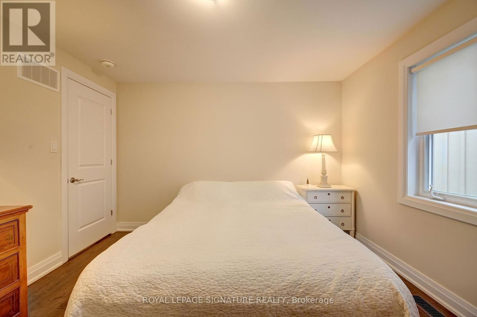 38 WINDSOR CIRCLE Image 34