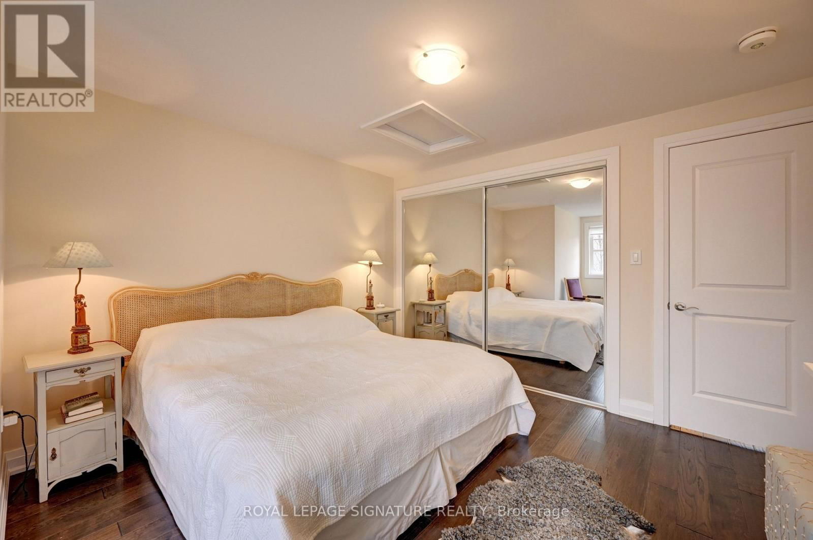 38 WINDSOR CIRCLE Image 36