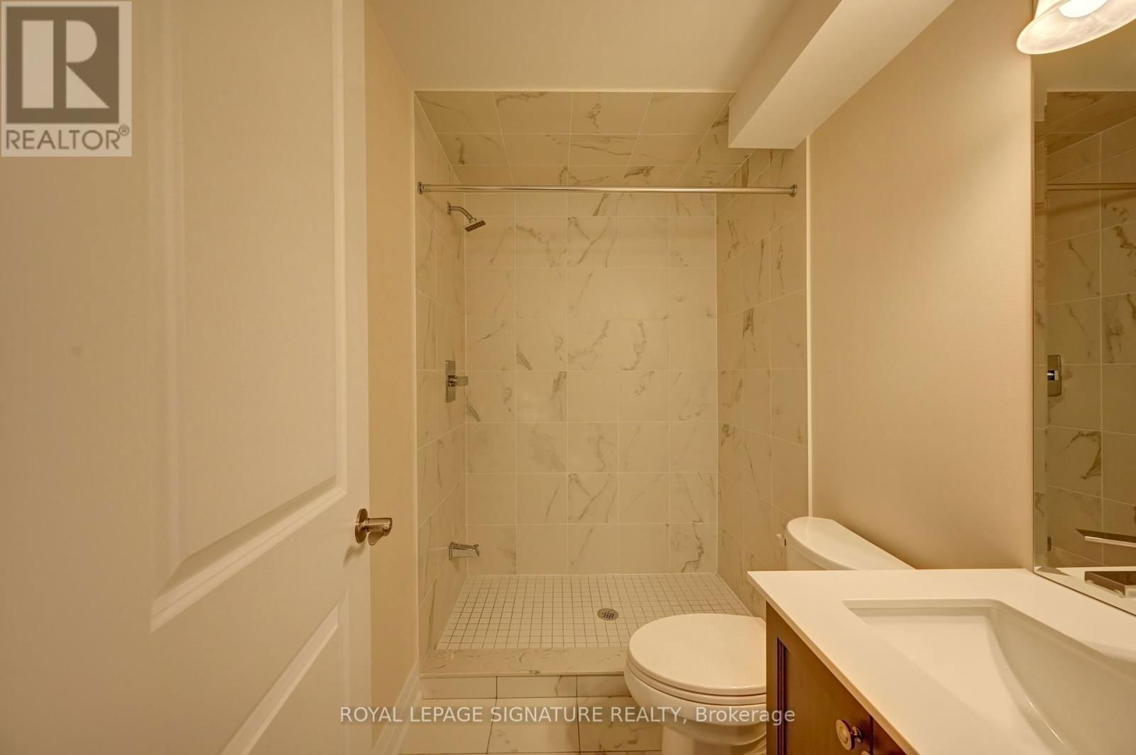 38 WINDSOR CIRCLE Image 39