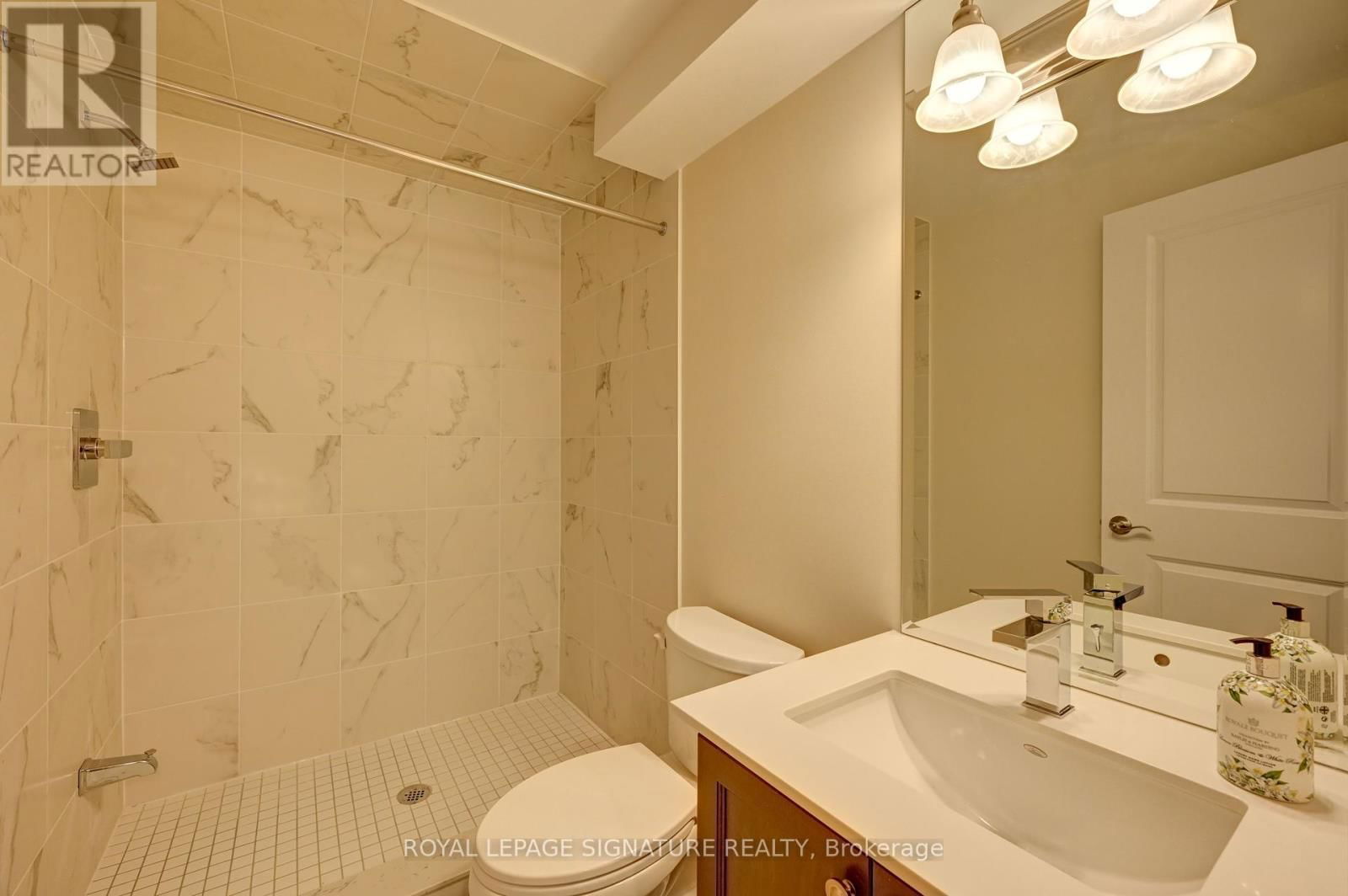 38 WINDSOR CIRCLE Image 43