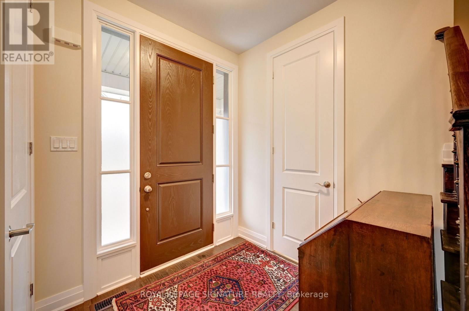 38 WINDSOR CIRCLE Image 5