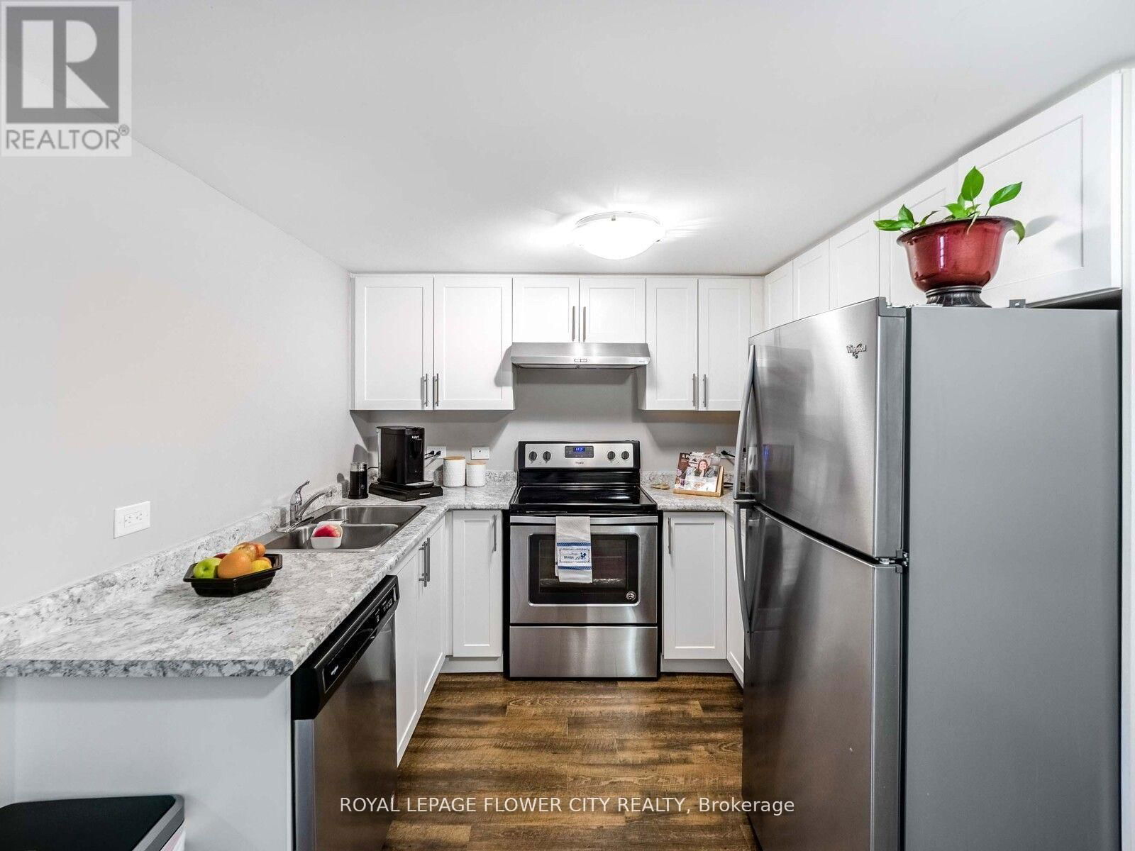 303 - 7 KAY CRESCENT Image 13