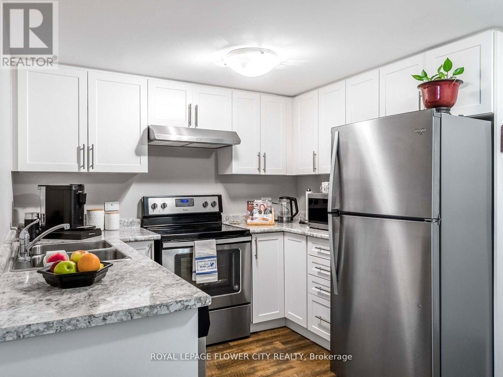 303 - 7 KAY CRESCENT Image 14