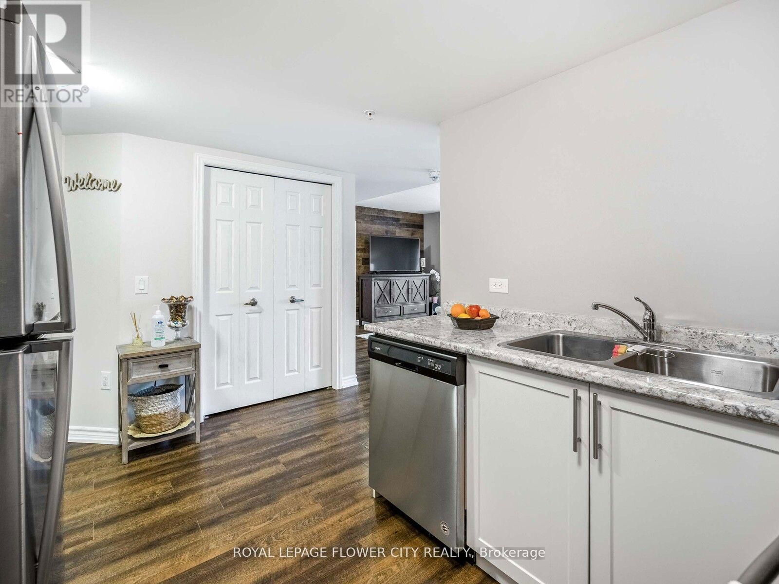 303 - 7 KAY CRESCENT Image 15