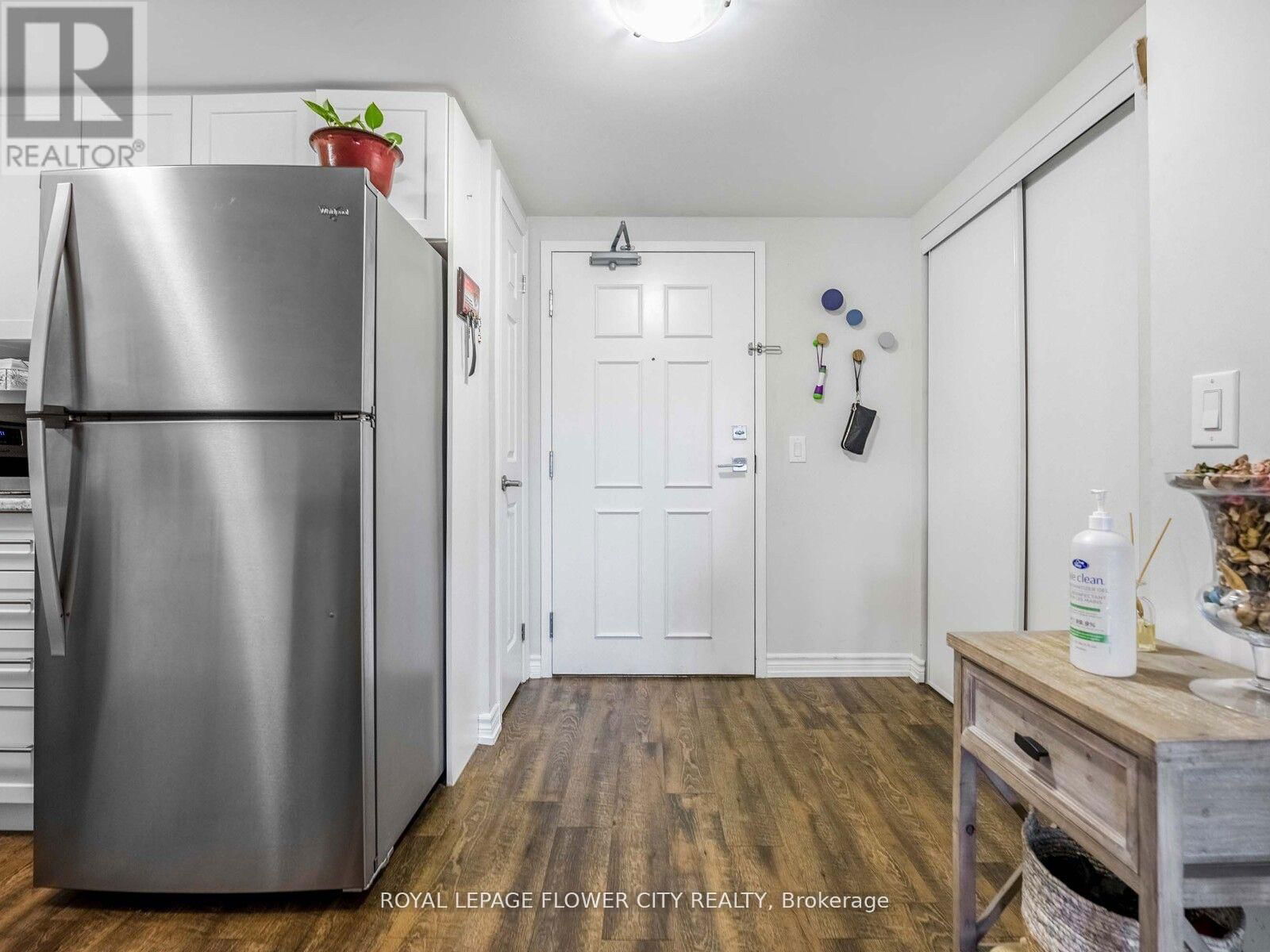 303 - 7 KAY CRESCENT Image 4