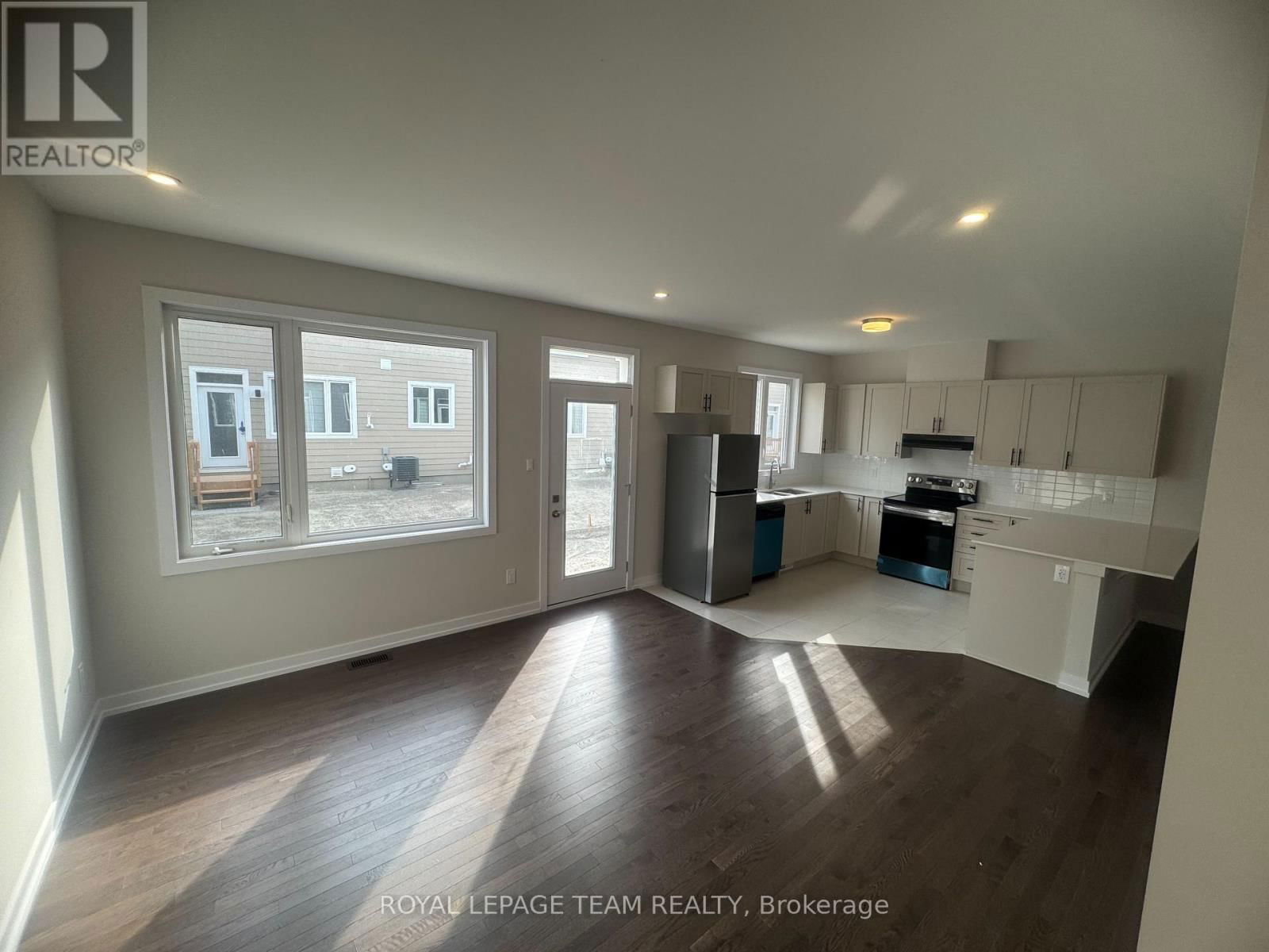958 SEAGRAVE LANE Image 8