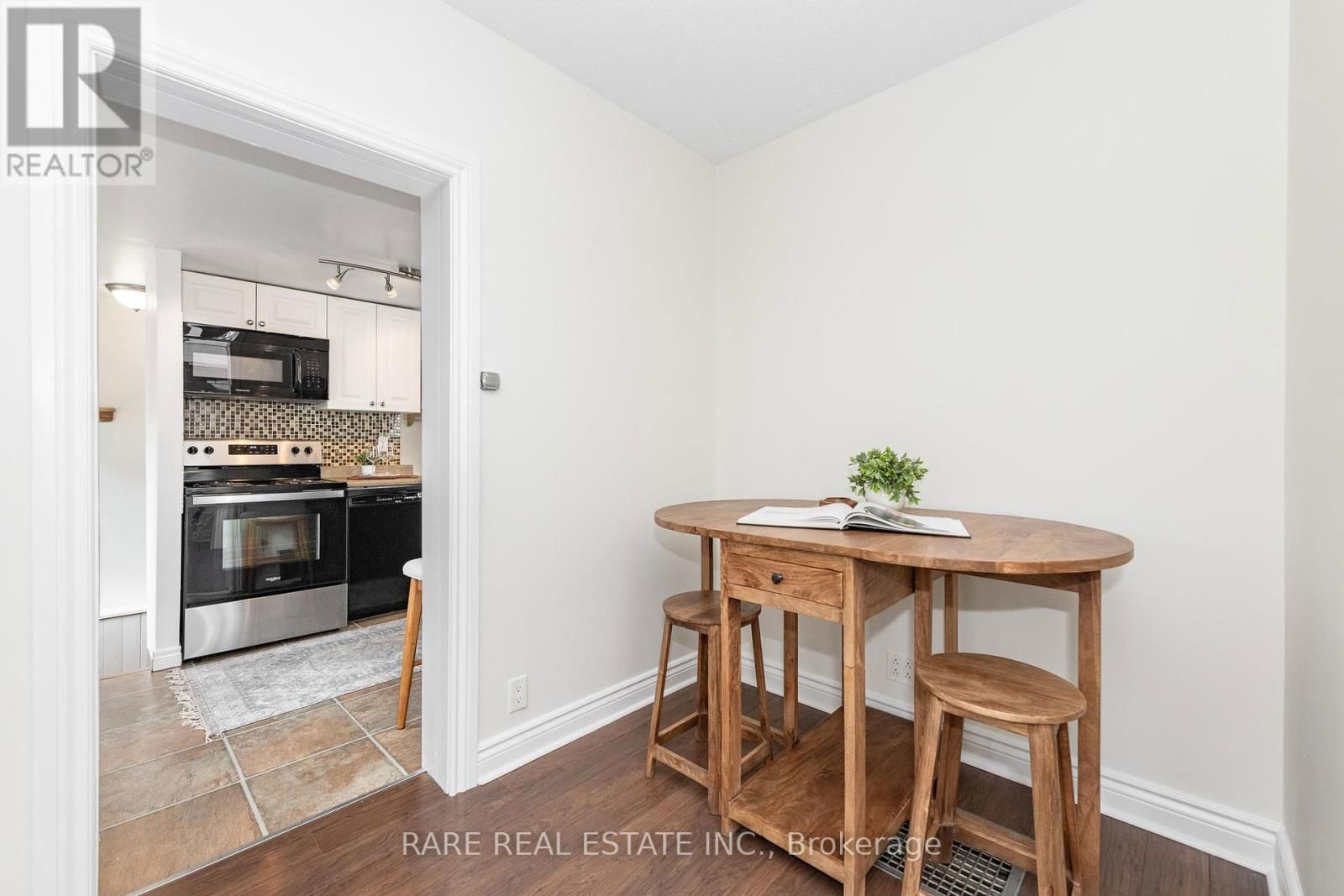 46 ABERDEEN AVENUE Image 16