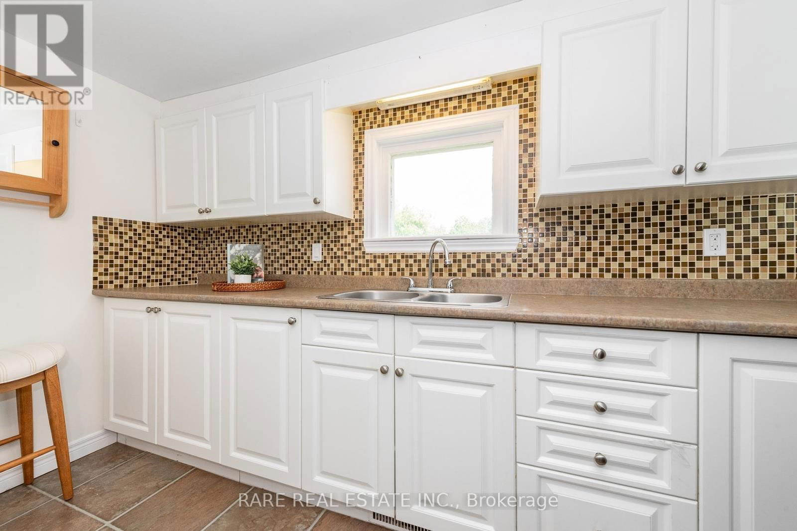 46 ABERDEEN AVENUE Image 22