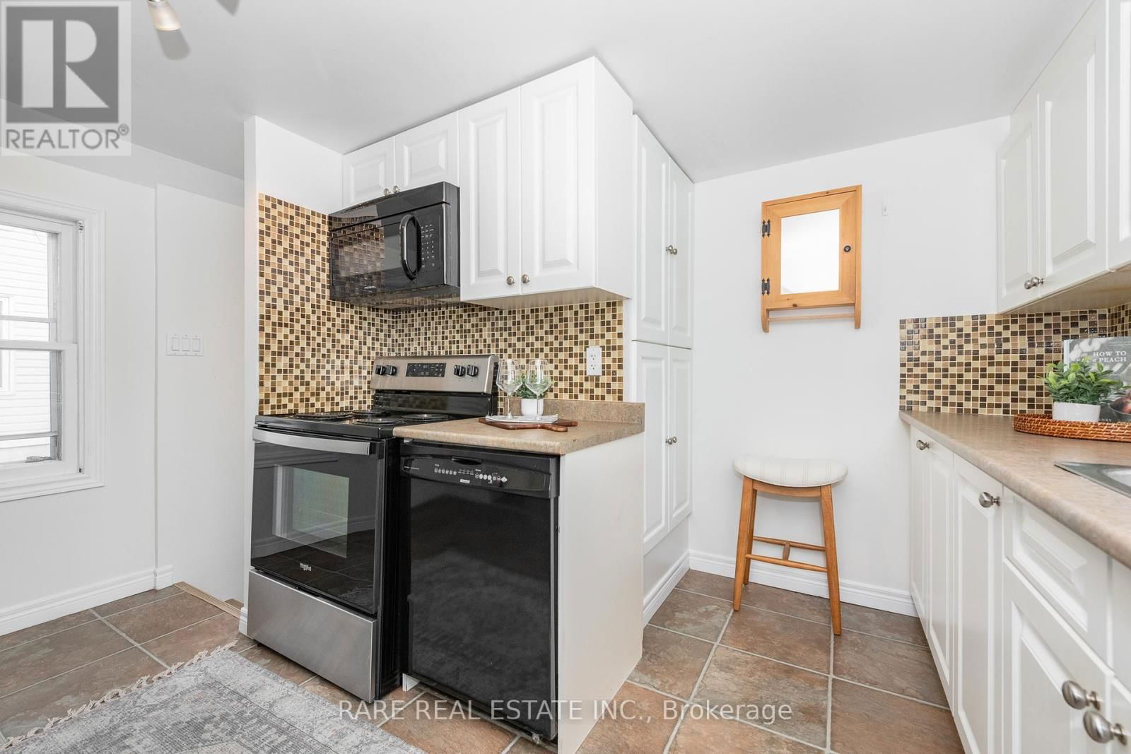 46 ABERDEEN AVENUE Image 23