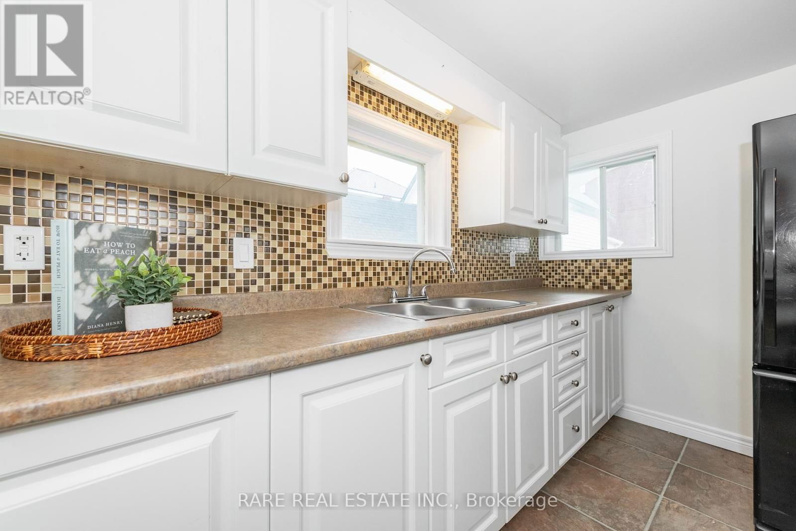 46 ABERDEEN AVENUE Image 25