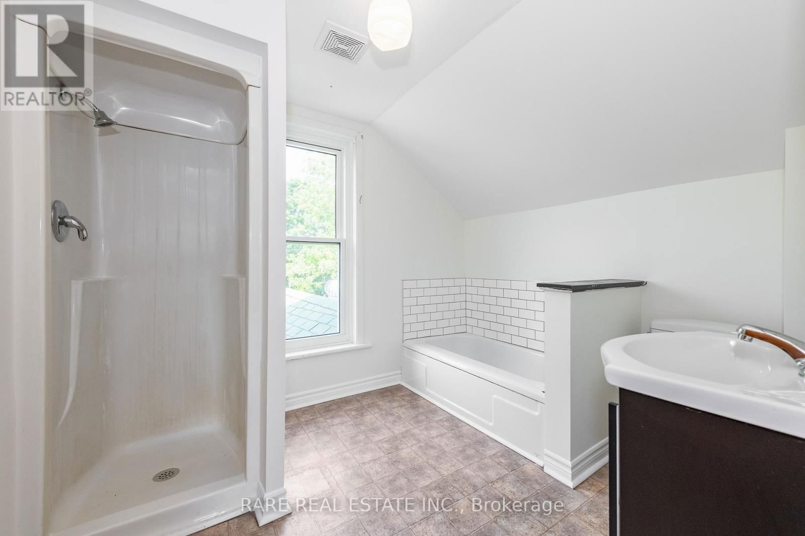46 ABERDEEN AVENUE Image 32