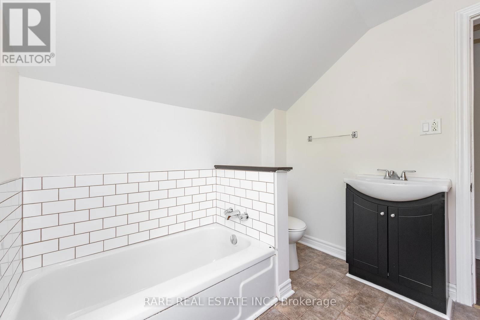 46 ABERDEEN AVENUE Image 33