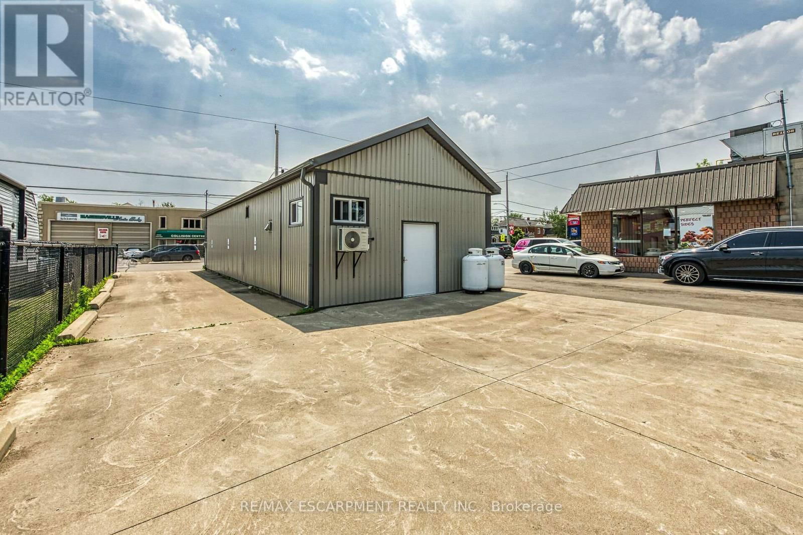 26 MAIN STREET SOUTH Image 26