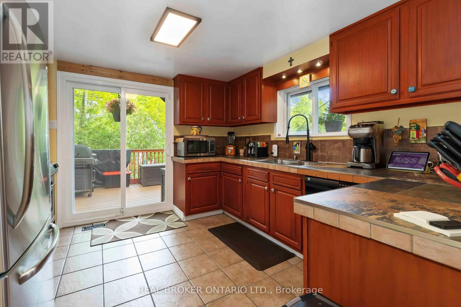 190 WOODS ROAD Image 28