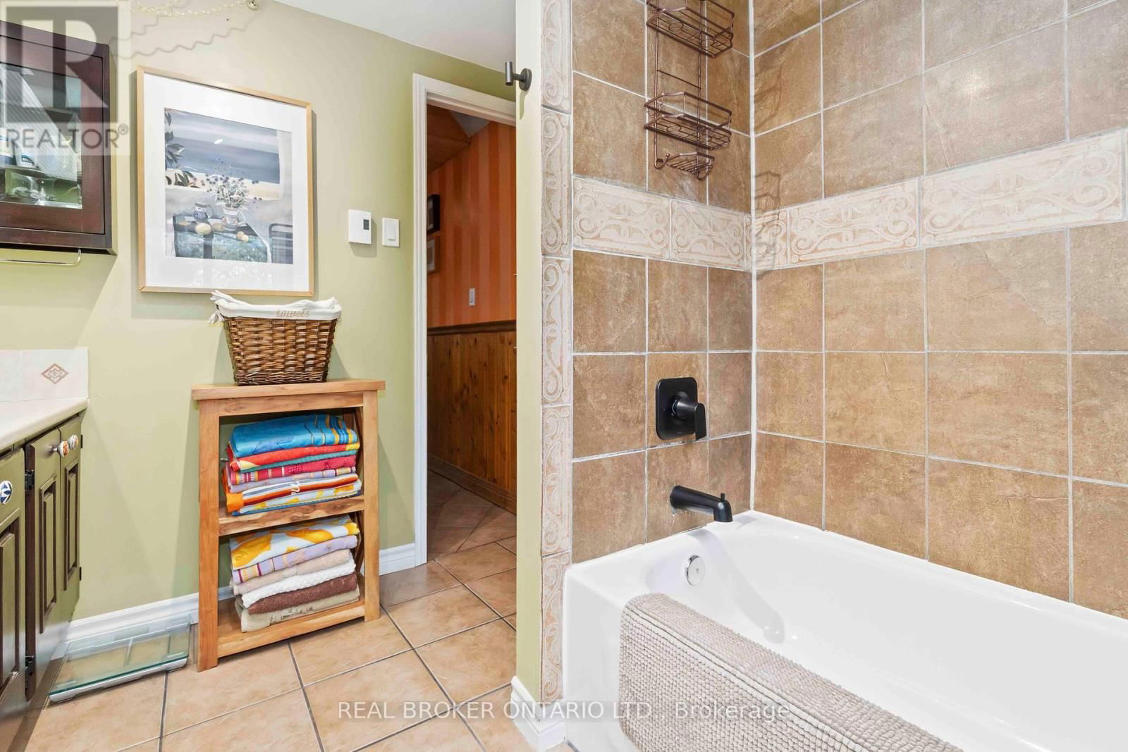 190 WOODS ROAD Image 30