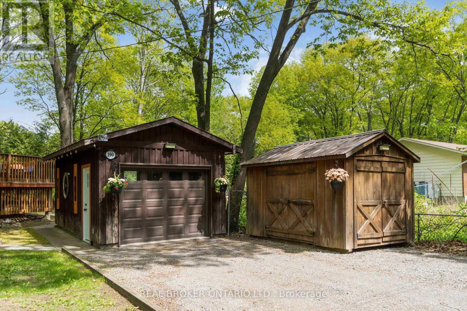 190 WOODS ROAD Image 48