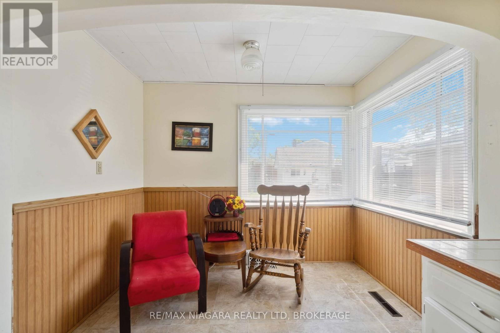 305 EMERICK AVENUE Image 9