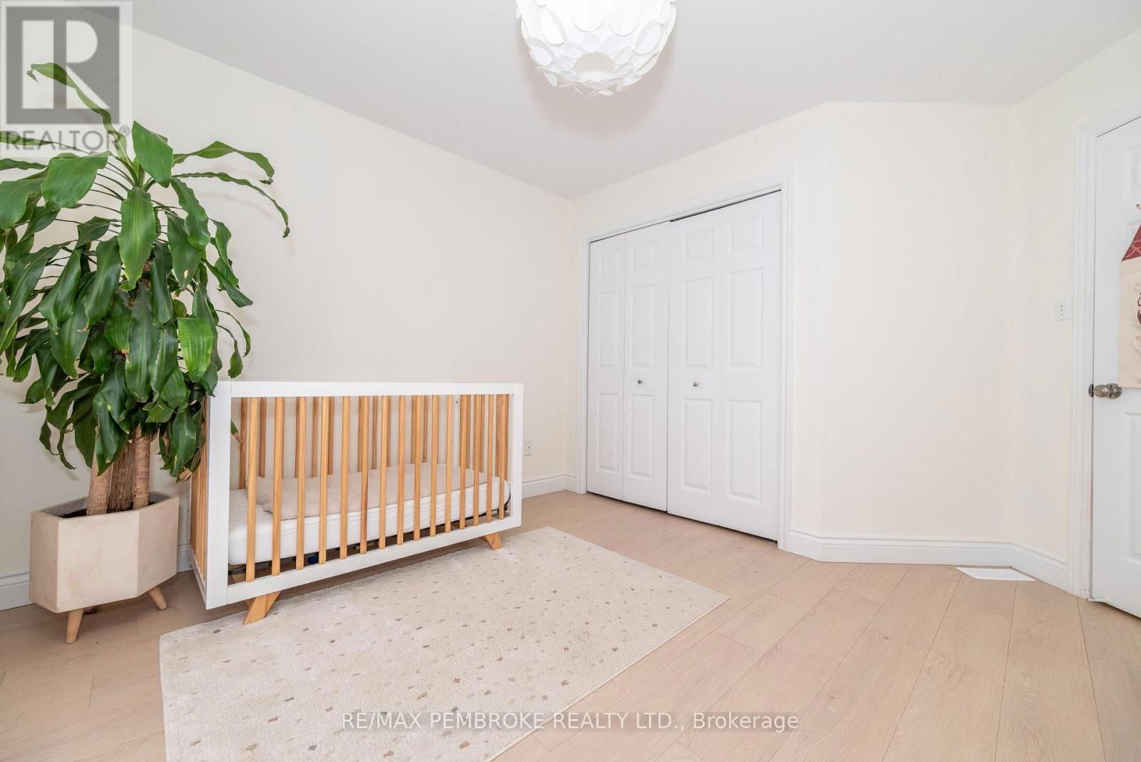 44 BAYSHORE DRIVE Image 19