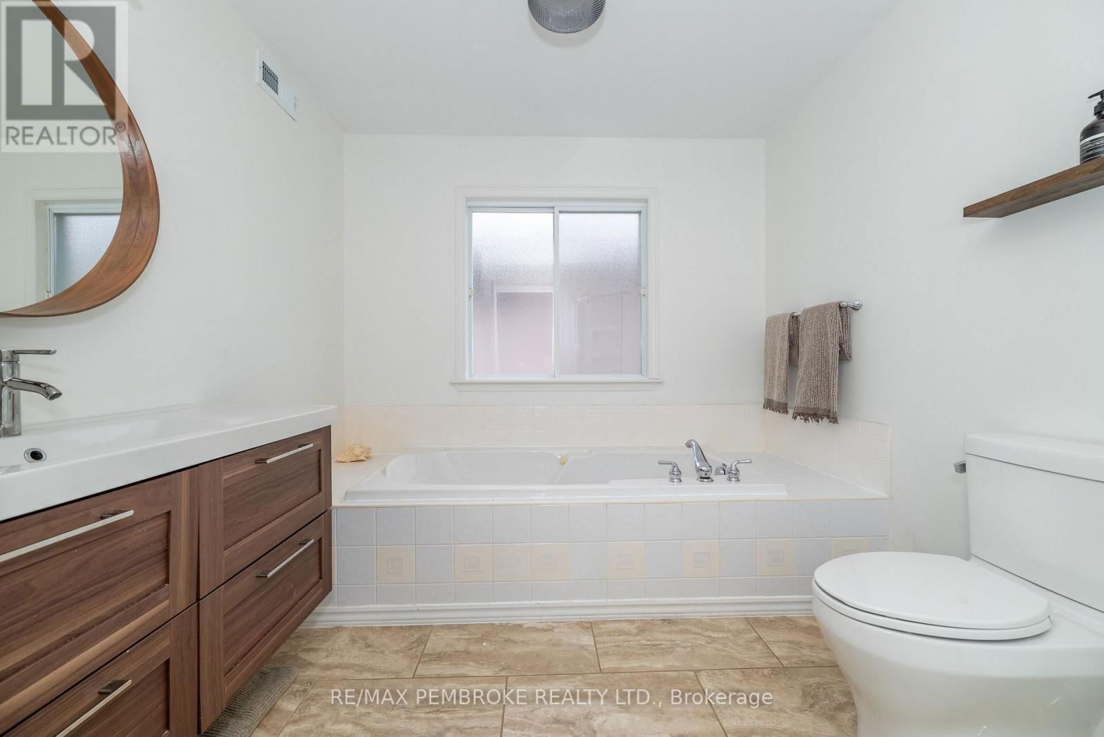 44 BAYSHORE DRIVE Image 25