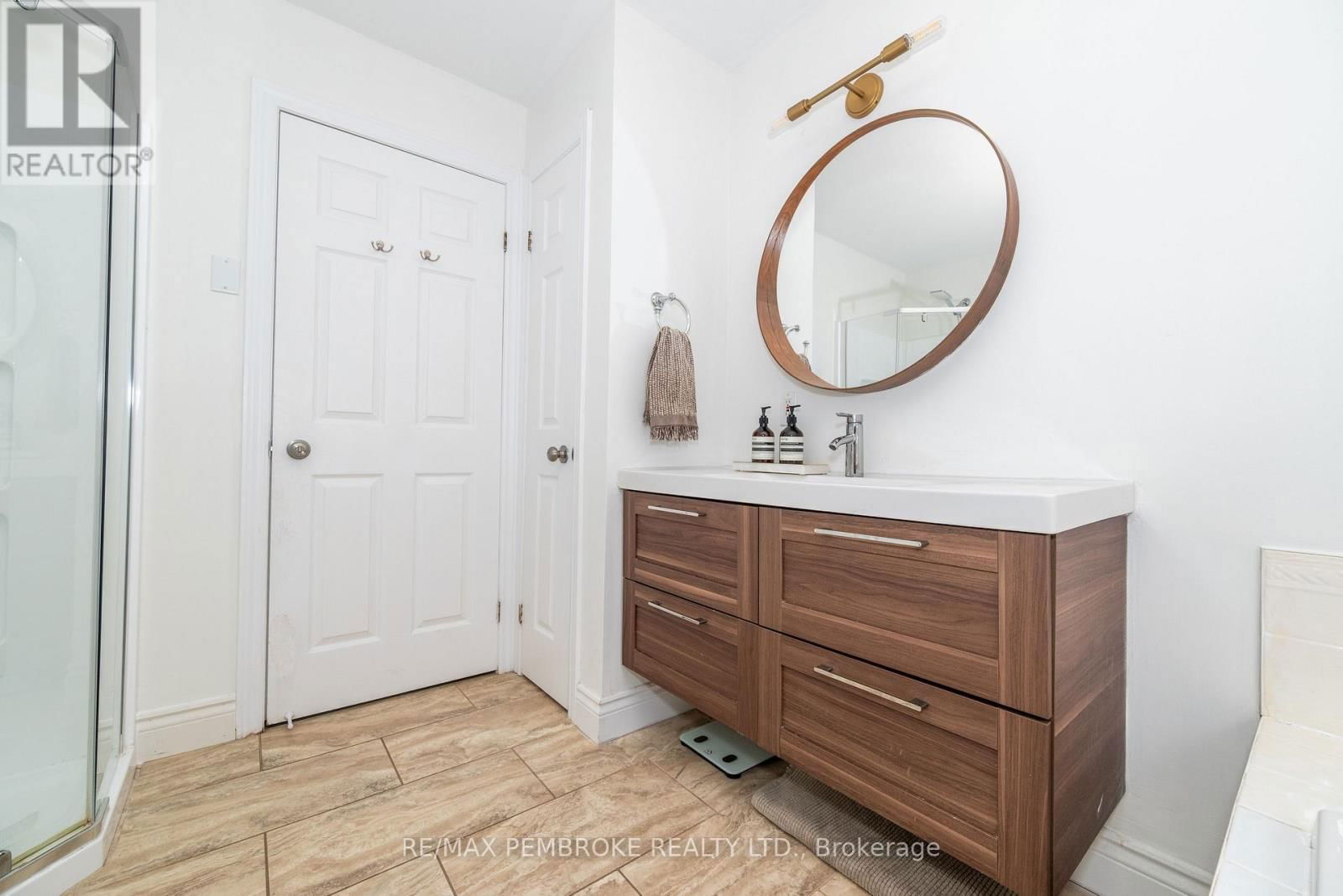 44 BAYSHORE DRIVE Image 26