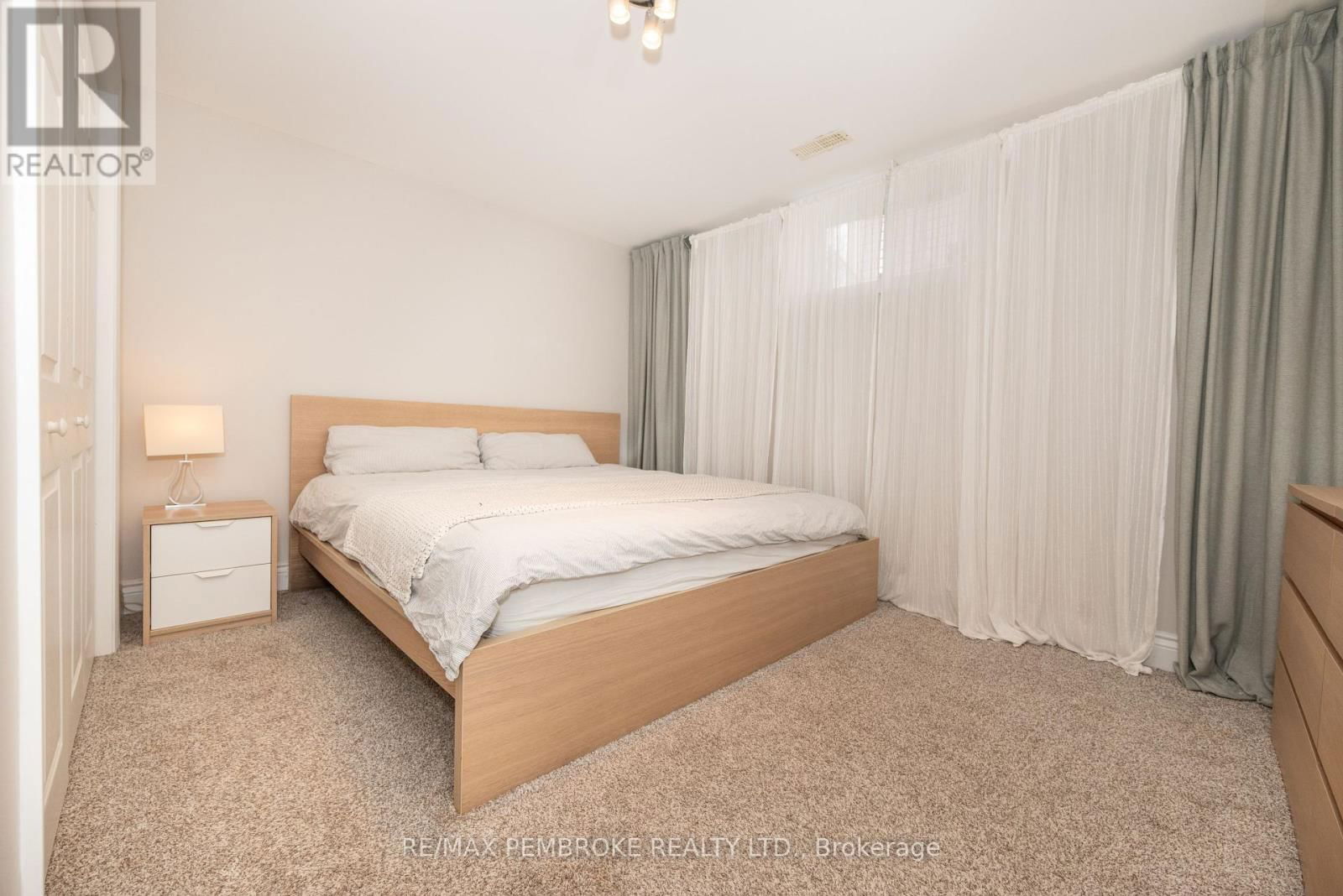 44 BAYSHORE DRIVE Image 30