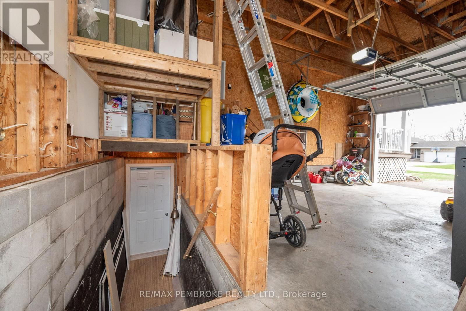 44 BAYSHORE DRIVE Image 37