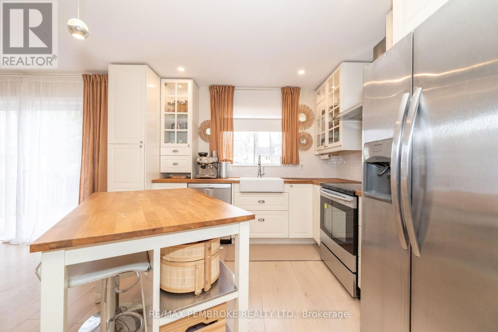 44 BAYSHORE DRIVE Image 8
