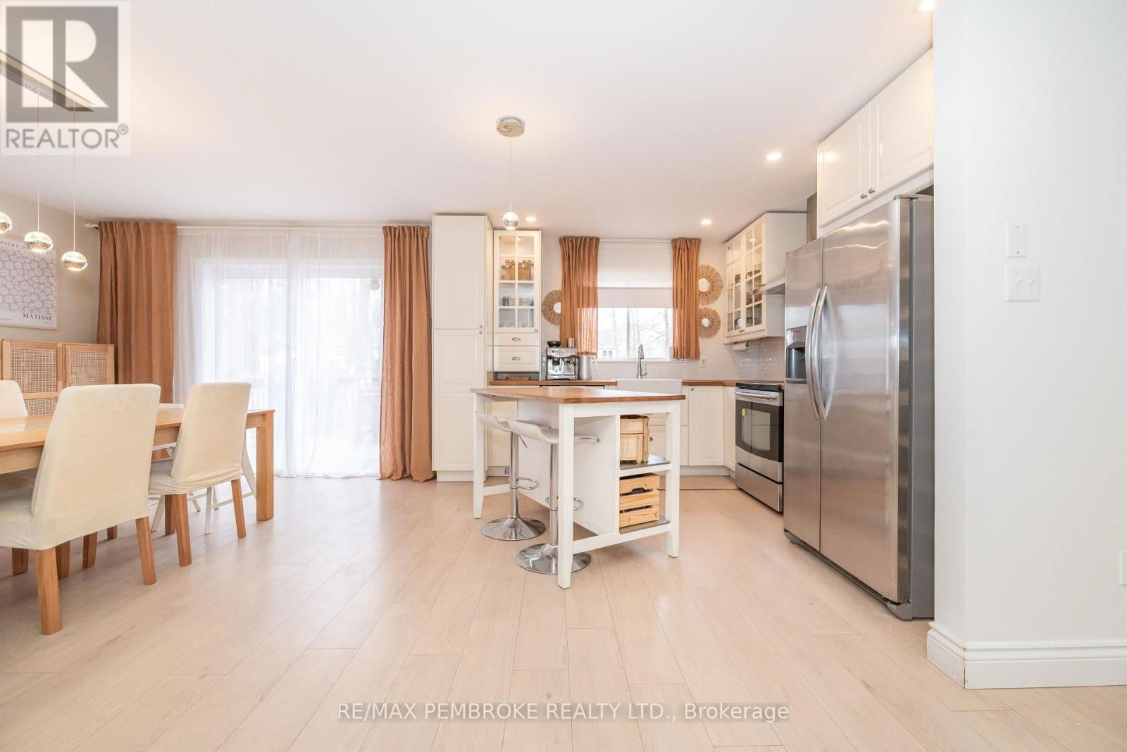 44 BAYSHORE DRIVE Image 9