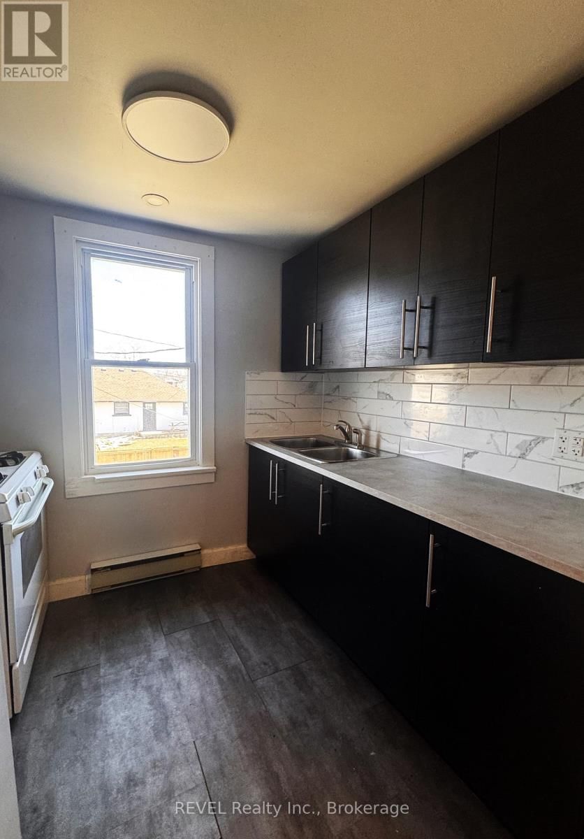 2 - 398 FERNDALE ROAD Image 3