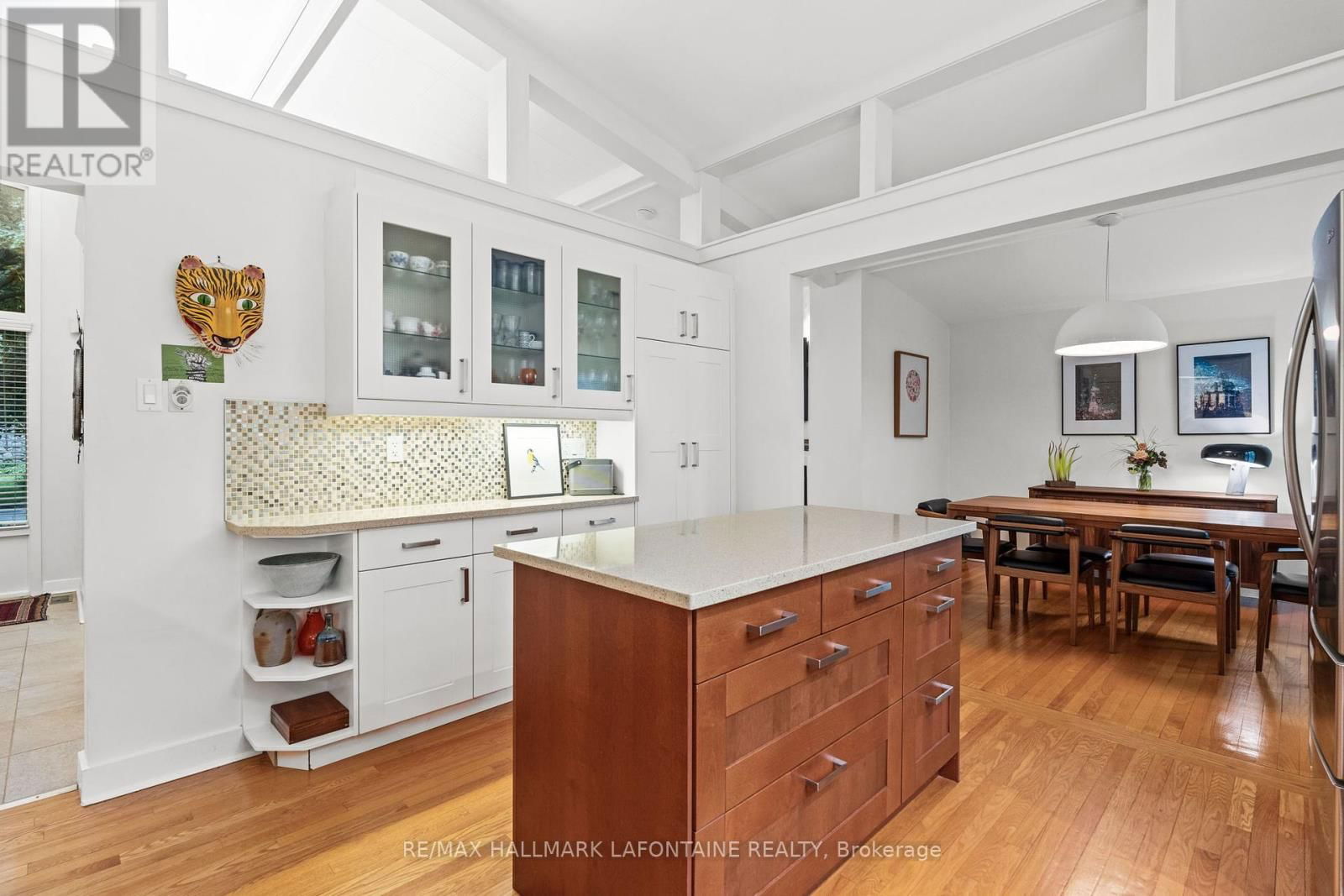 1886 RIDEAU GARDEN DRIVE Image 11
