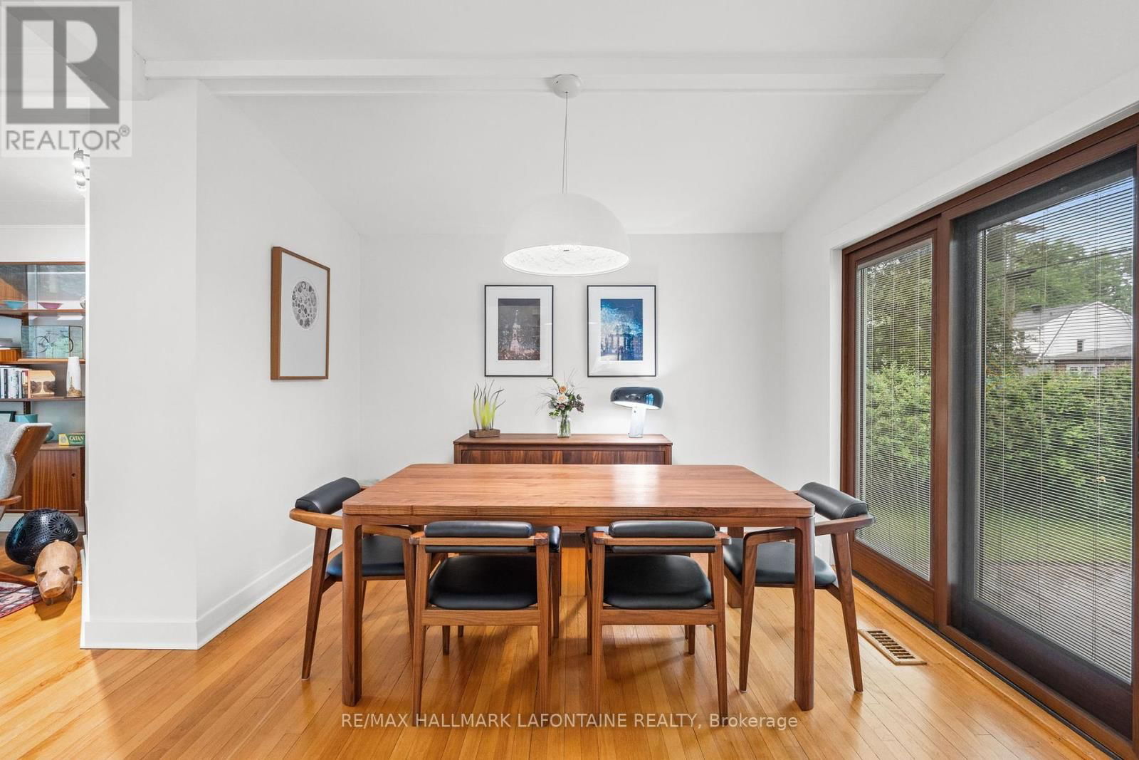 1886 RIDEAU GARDEN DRIVE Image 13
