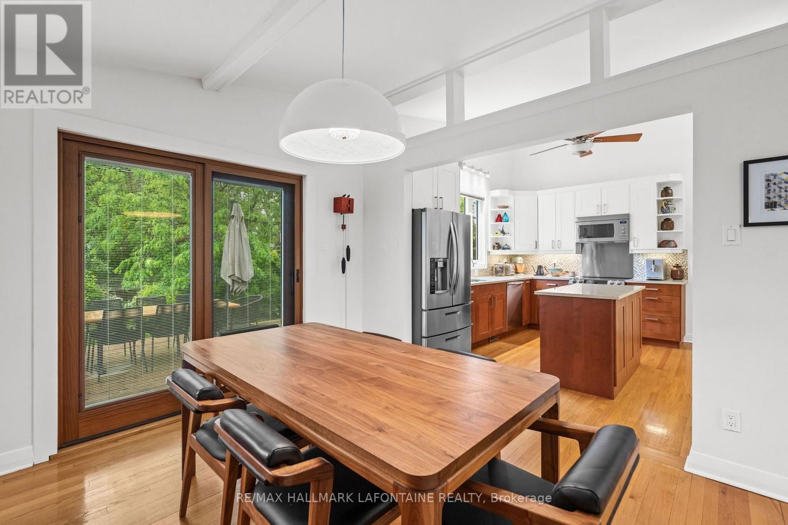 1886 RIDEAU GARDEN DRIVE Image 15